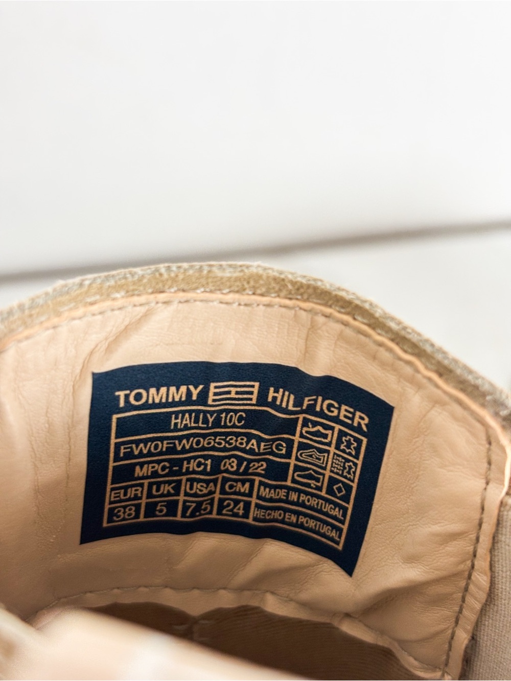 NWT Tommy Hilfiger Hally Chelseaboots Sz 7.5 - Picture 10 of 11